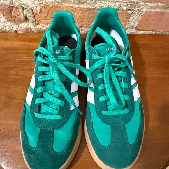 Adidas Green Sneakers with Purple Stripes - Picture 2 of 4